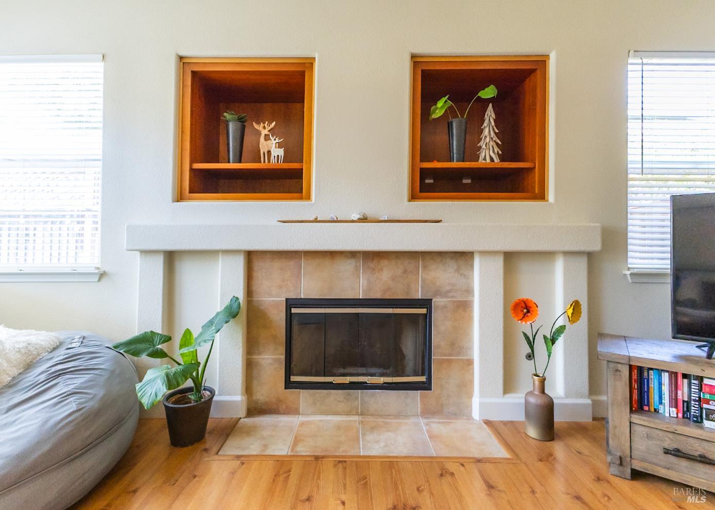 Detail Gallery Image 5 of 38 For 281 Cambria Way, Santa Rosa,  CA 95403 - 3 Beds | 2 Baths