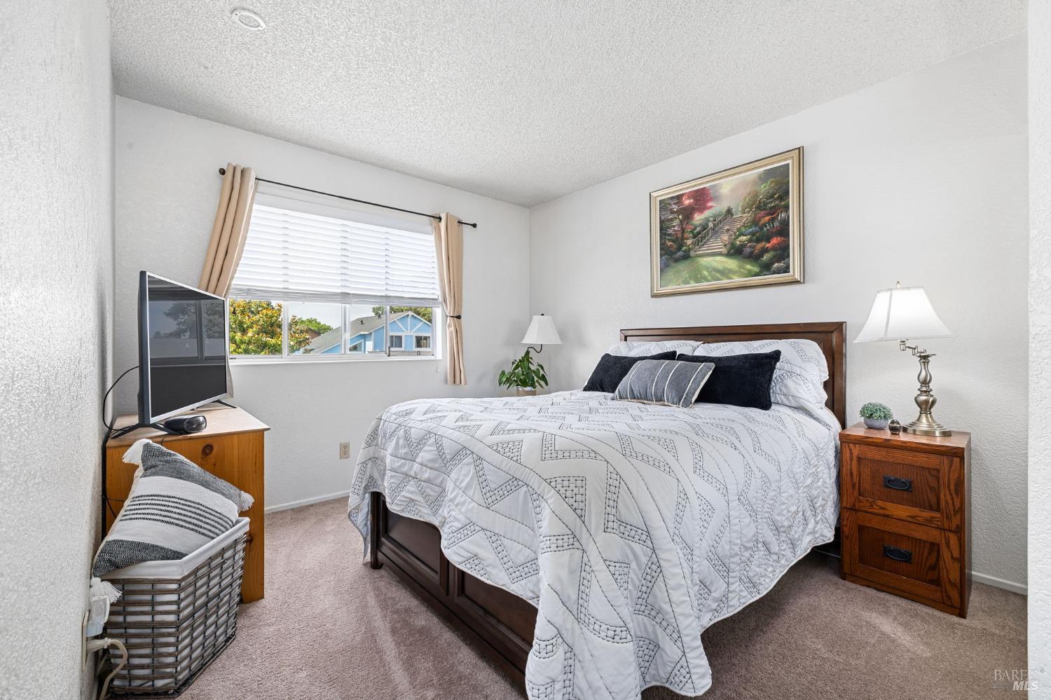 Detail Gallery Image 40 of 48 For 2344 Donahue Ave, Santa Rosa,  CA 95401 - 3 Beds | 2/1 Baths