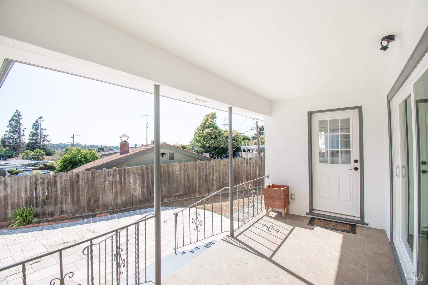 Detail Gallery Image 51 of 64 For 406 El Camino Real Unkn, Vallejo,  CA 94590 - 3 Beds | 2 Baths