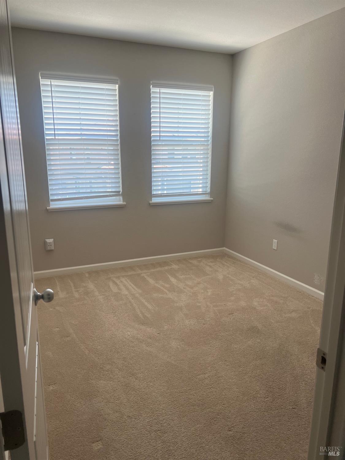 Detail Gallery Image 27 of 41 For 5025 Soprano Cir, Fairfield,  CA 94534 - 4 Beds | 2/1 Baths
