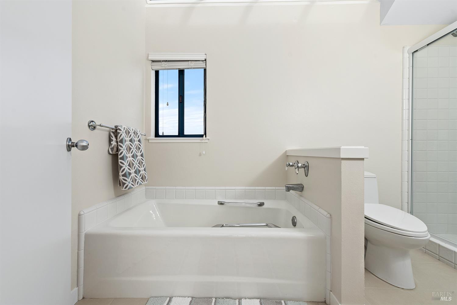 Detail Gallery Image 33 of 49 For 6029 Shelter Bay Ave, Mill Valley,  CA 94941 - 2 Beds | 2/1 Baths