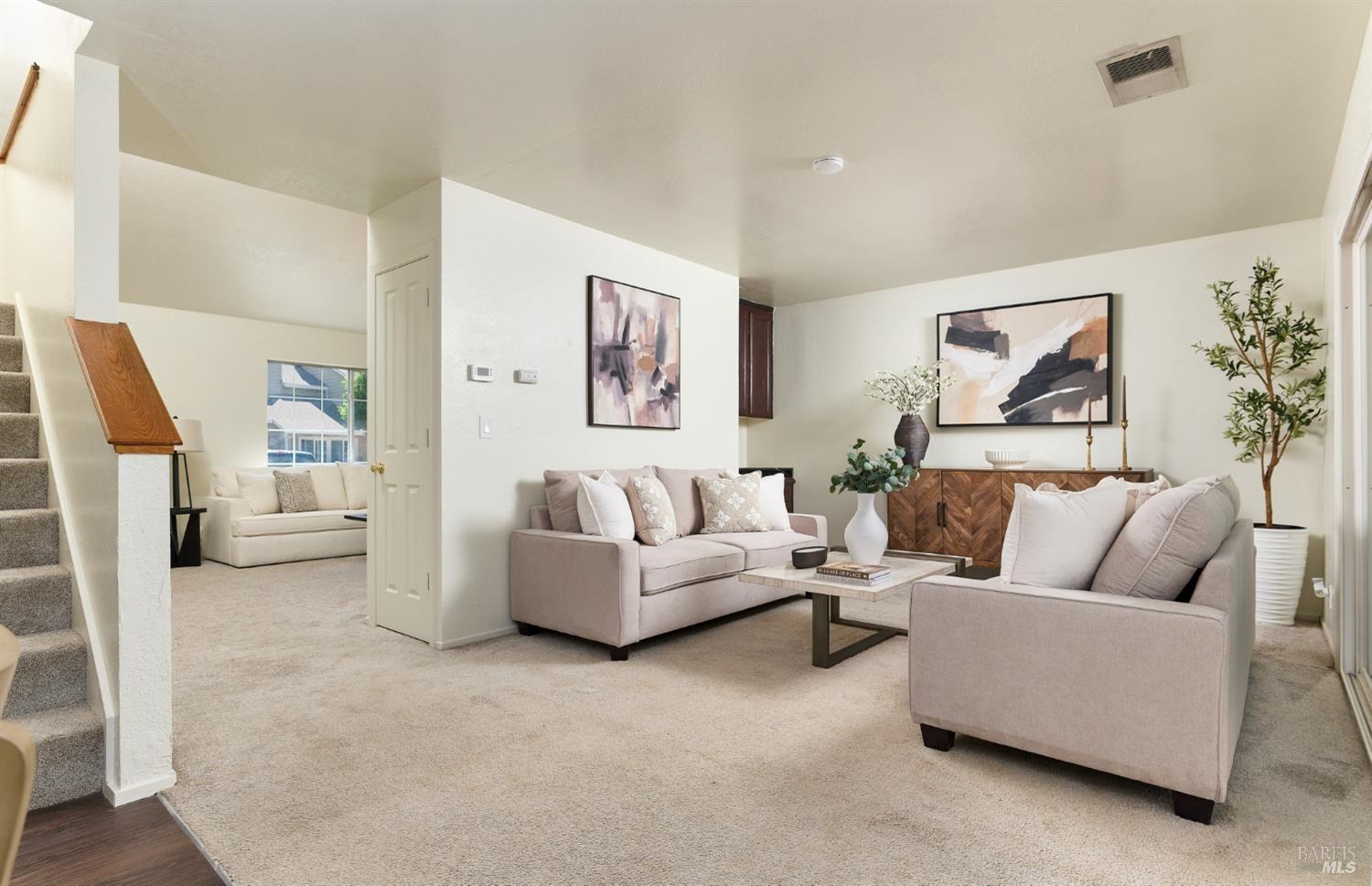 Detail Gallery Image 5 of 29 For 1325 Angela Ct, Dixon,  CA 95620 - 3 Beds | 2/1 Baths