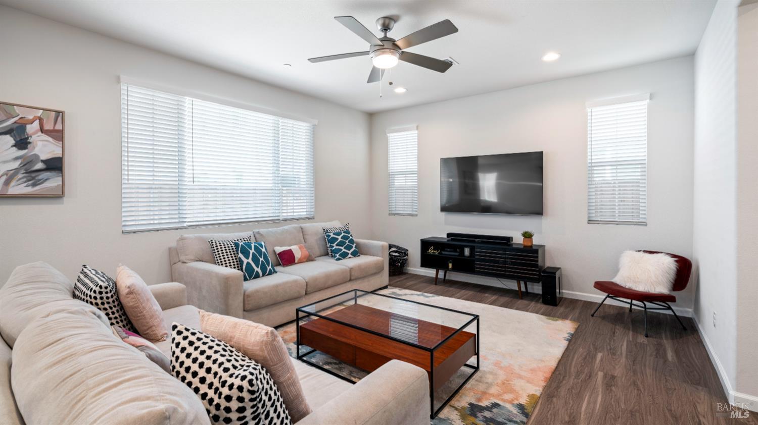 Detail Gallery Image 5 of 30 For 2129 Kingwood Rd, Rohnert Park,  CA 94928 - 3 Beds | 2/1 Baths