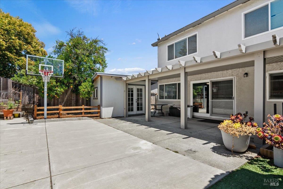 Detail Gallery Image 28 of 30 For 248 Essex Way, Benicia,  CA 94510 - 4 Beds | 2/1 Baths