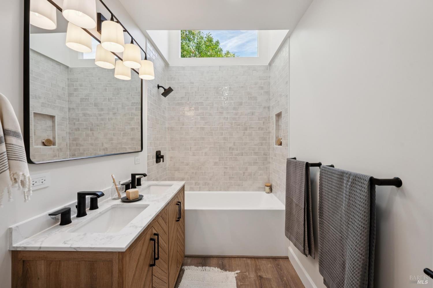 Detail Gallery Image 25 of 46 For 20 Scenic Rd, Fairfax,  CA 94930 - 2 Beds | 1 Baths