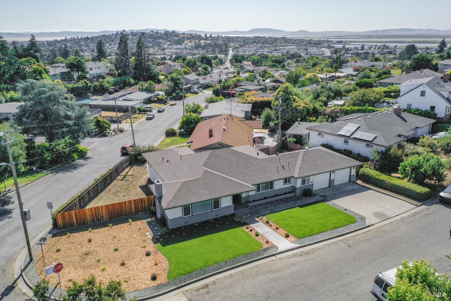 Detail Gallery Image 8 of 64 For 406 El Camino Real Unkn, Vallejo,  CA 94590 - 3 Beds | 2 Baths