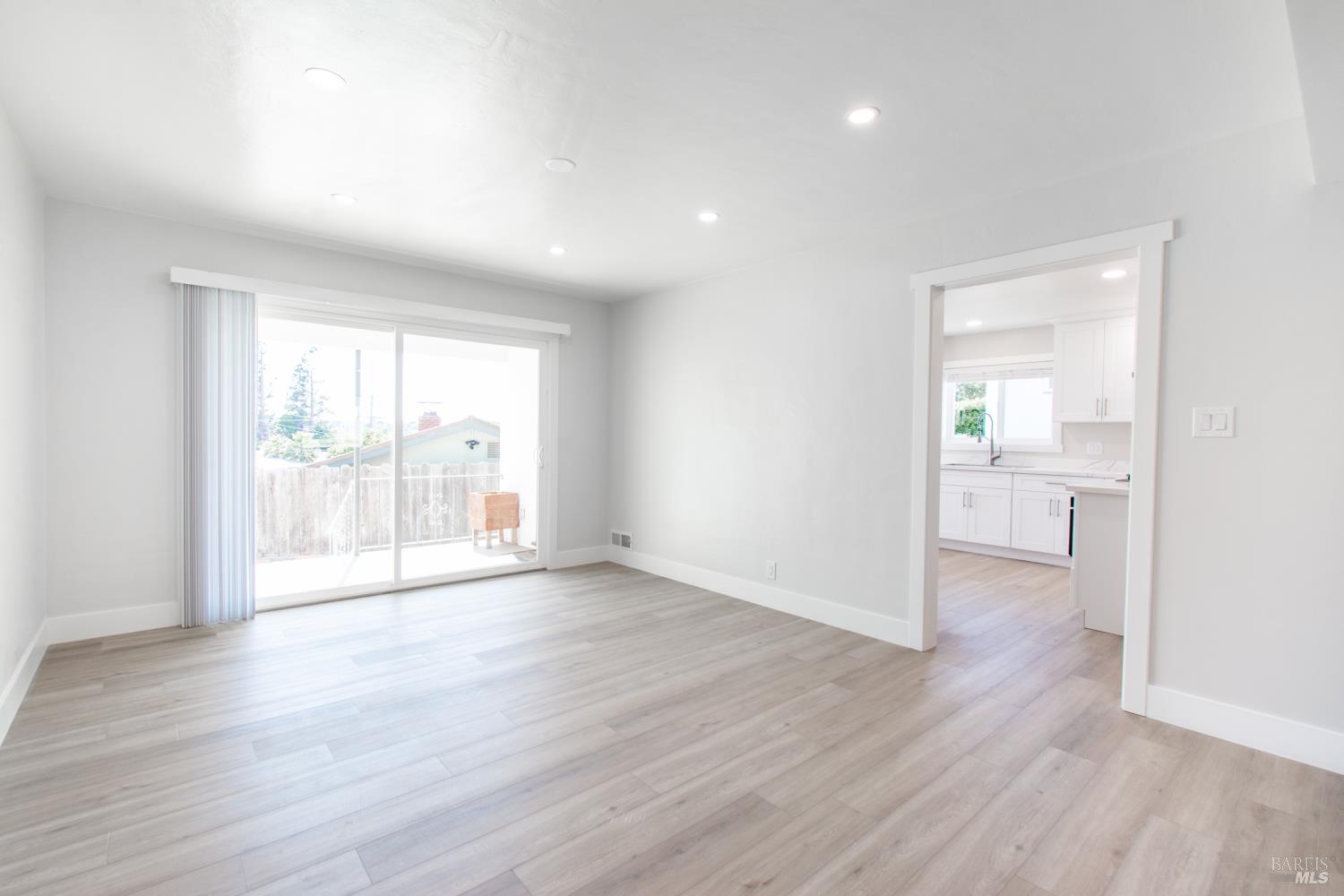 Detail Gallery Image 29 of 64 For 406 El Camino Real Unkn, Vallejo,  CA 94590 - 3 Beds | 2 Baths