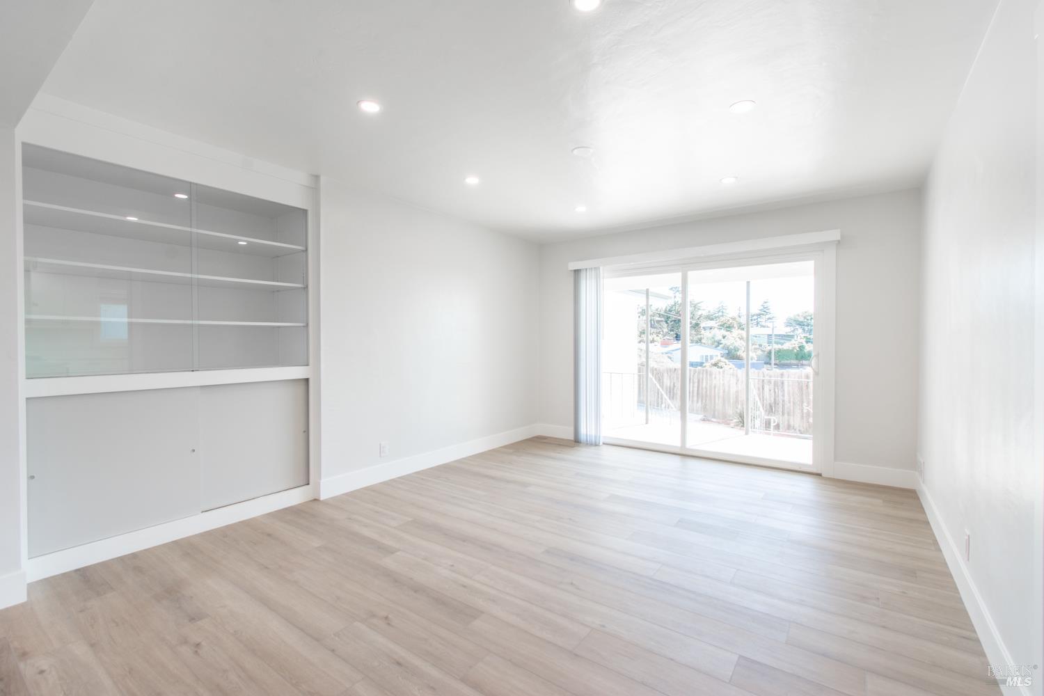 Detail Gallery Image 30 of 64 For 406 El Camino Real Unkn, Vallejo,  CA 94590 - 3 Beds | 2 Baths