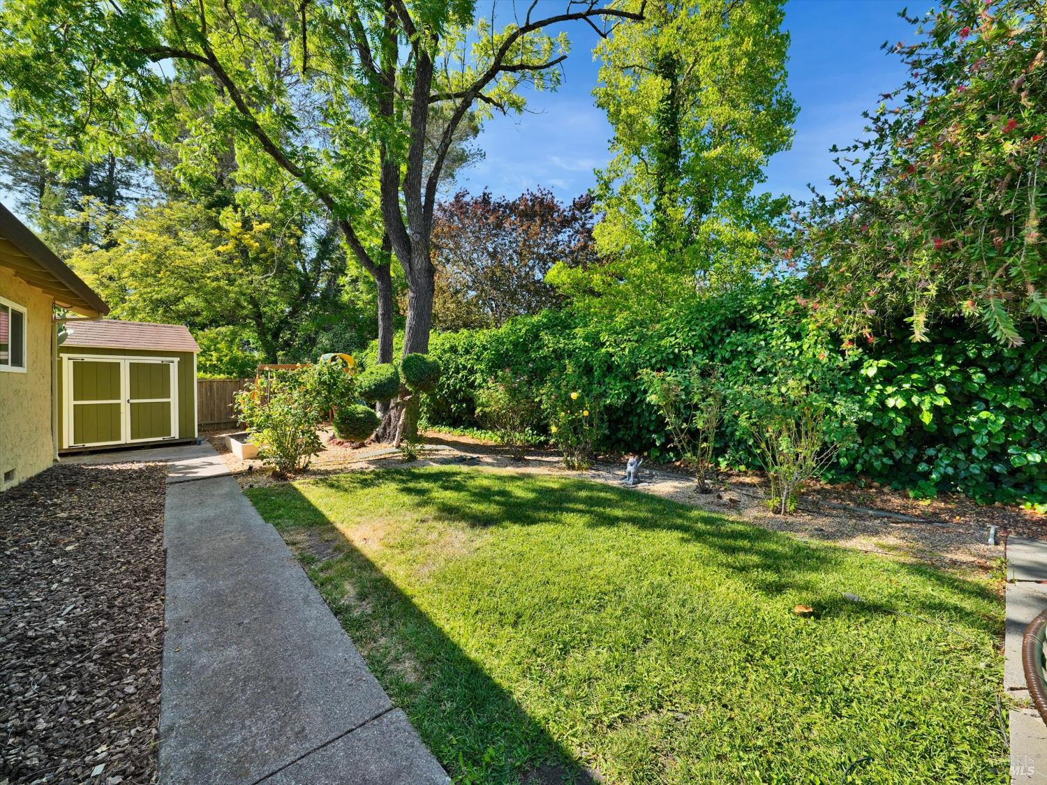 Detail Gallery Image 28 of 35 For 1642 Calavaras Dr, Santa Rosa,  CA 95405 - 3 Beds | 2 Baths