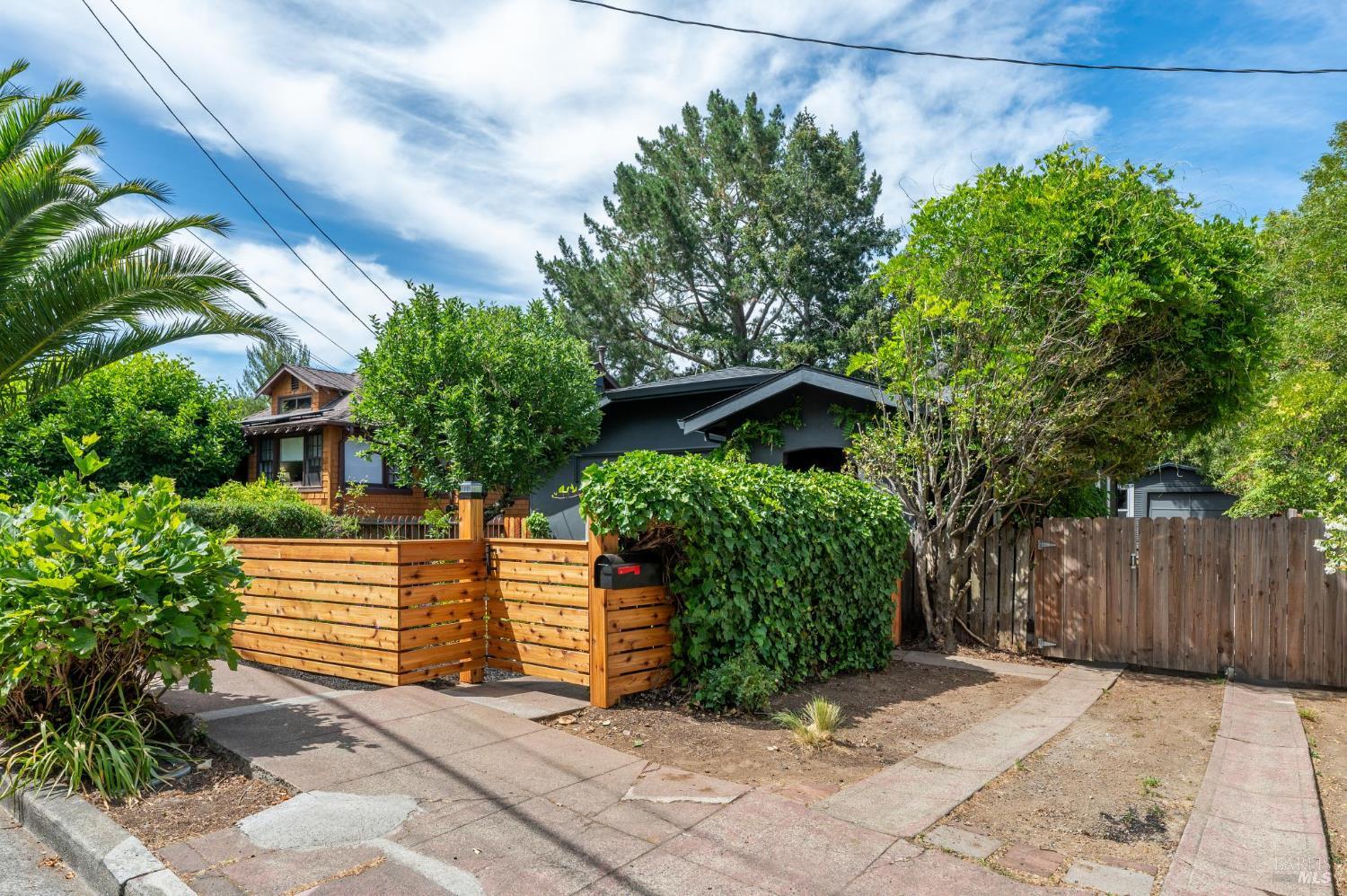 Detail Gallery Image 43 of 46 For 20 Scenic Rd, Fairfax,  CA 94930 - 2 Beds | 1 Baths