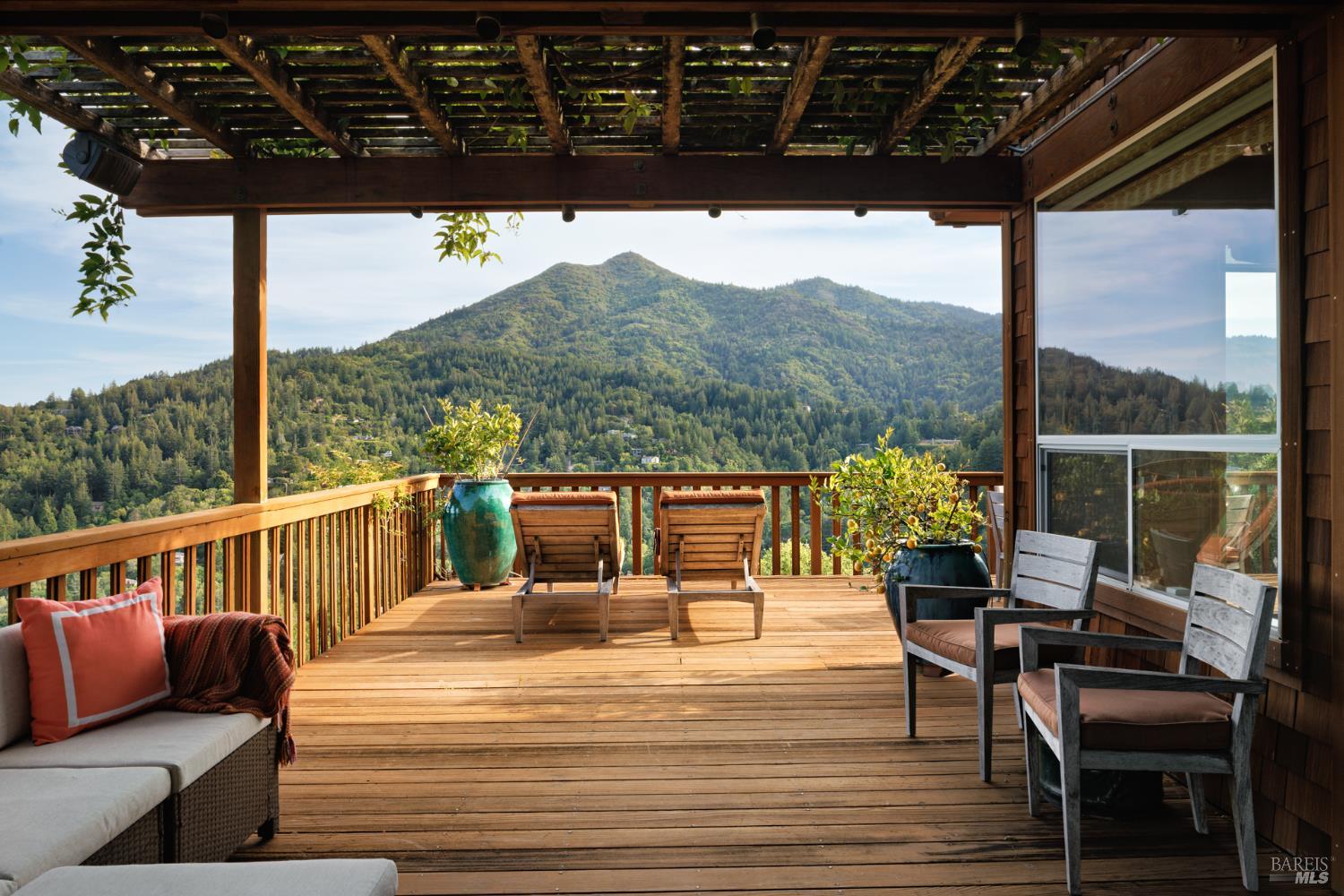 Detail Gallery Image 17 of 19 For 38 Spring Rd, Kentfield,  CA 94904 - 4 Beds | 4 Baths