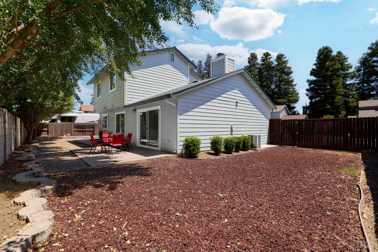 Detail Gallery Image 23 of 29 For 1325 Angela Ct, Dixon,  CA 95620 - 3 Beds | 2/1 Baths