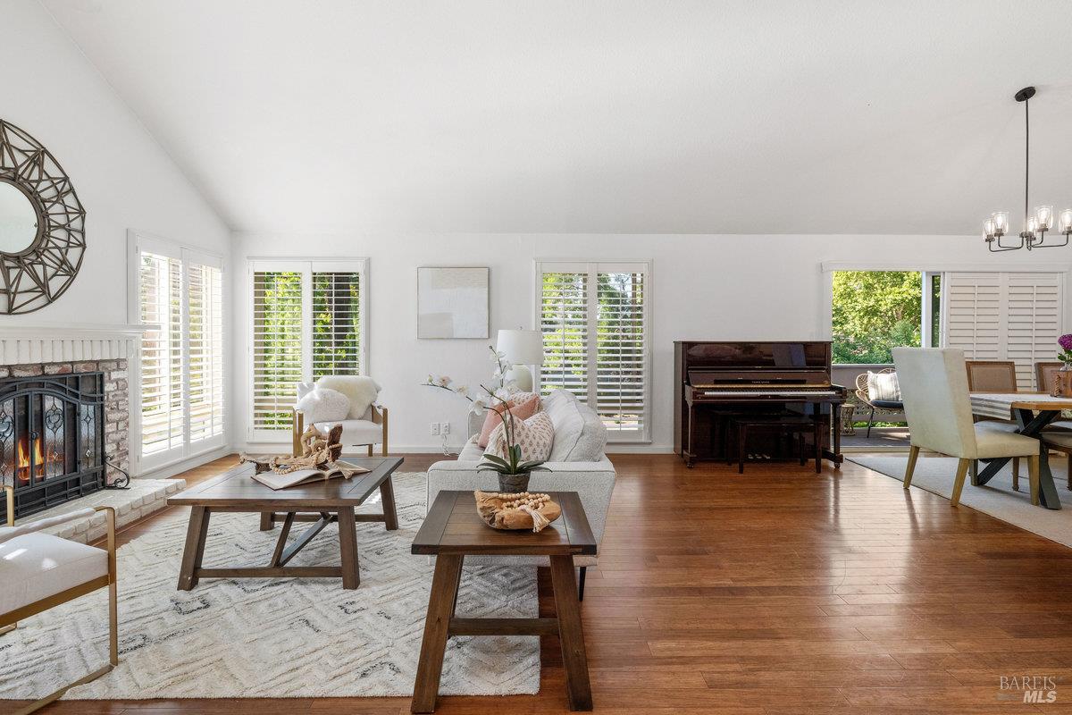 Detail Gallery Image 7 of 45 For 206 Paseo Bernal Unkn, Moraga,  CA 94556 - 3 Beds | 3 Baths
