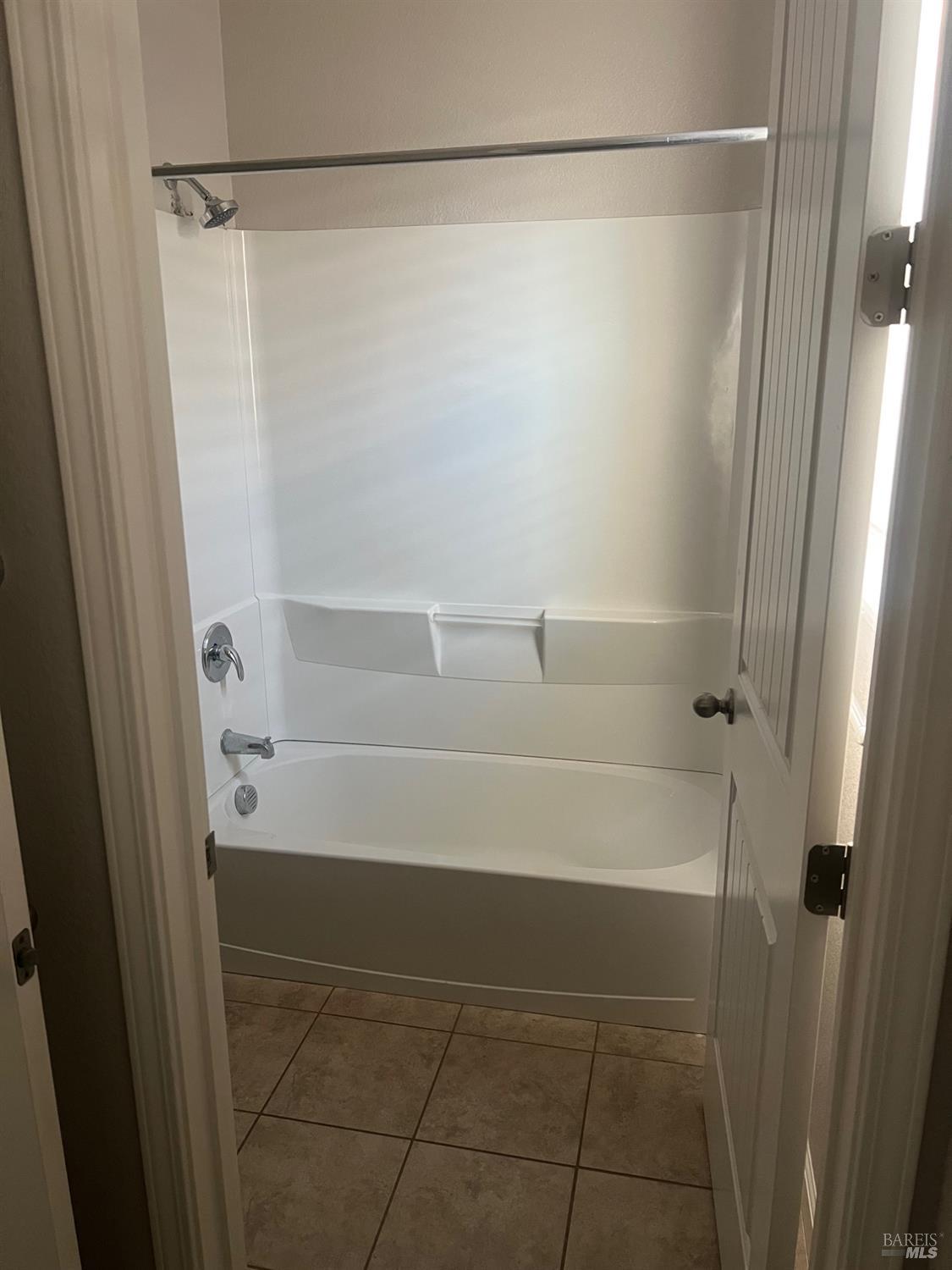 Detail Gallery Image 34 of 41 For 5025 Soprano Cir, Fairfield,  CA 94534 - 4 Beds | 2/1 Baths
