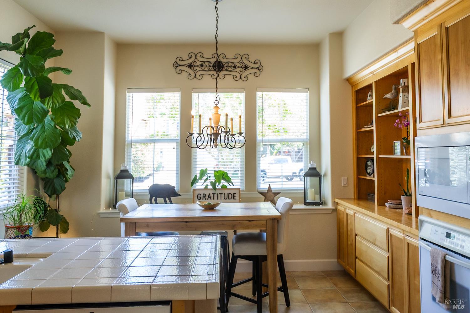 Detail Gallery Image 9 of 38 For 281 Cambria Way, Santa Rosa,  CA 95403 - 3 Beds | 2 Baths
