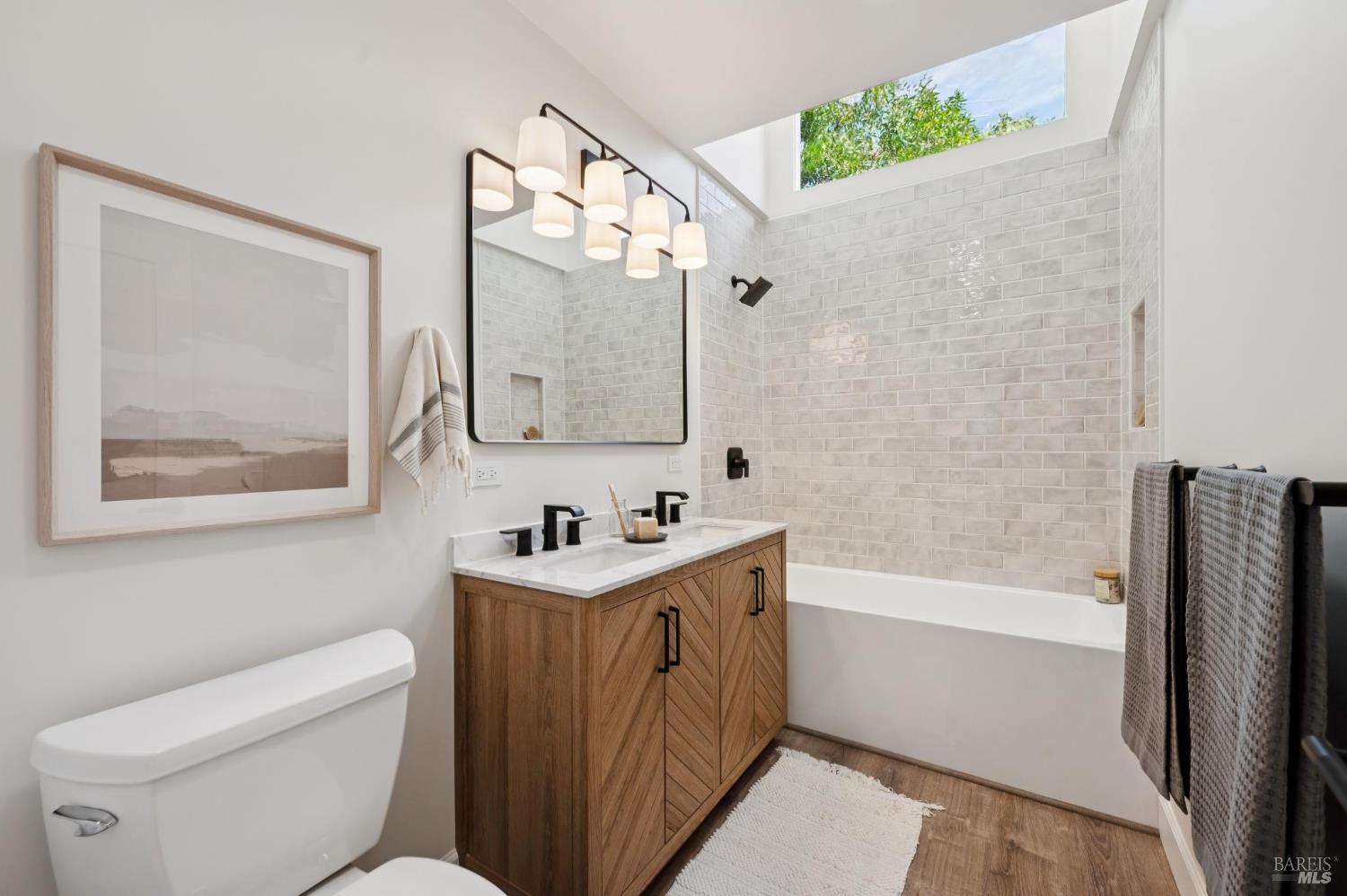 Detail Gallery Image 23 of 46 For 20 Scenic Rd, Fairfax,  CA 94930 - 2 Beds | 1 Baths