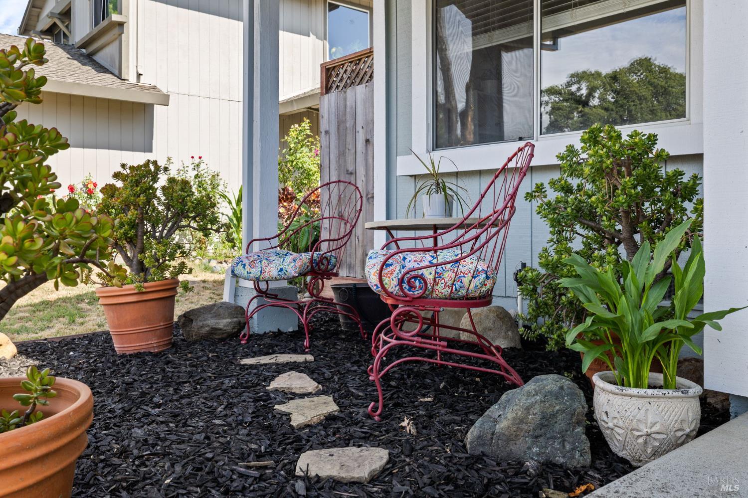 Detail Gallery Image 6 of 48 For 2344 Donahue Ave, Santa Rosa,  CA 95401 - 3 Beds | 2/1 Baths