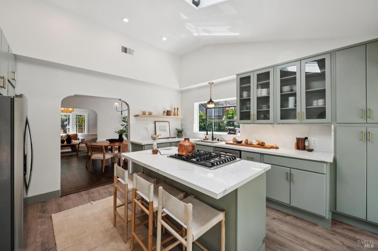Detail Gallery Image 21 of 46 For 20 Scenic Rd, Fairfax,  CA 94930 - 2 Beds | 1 Baths