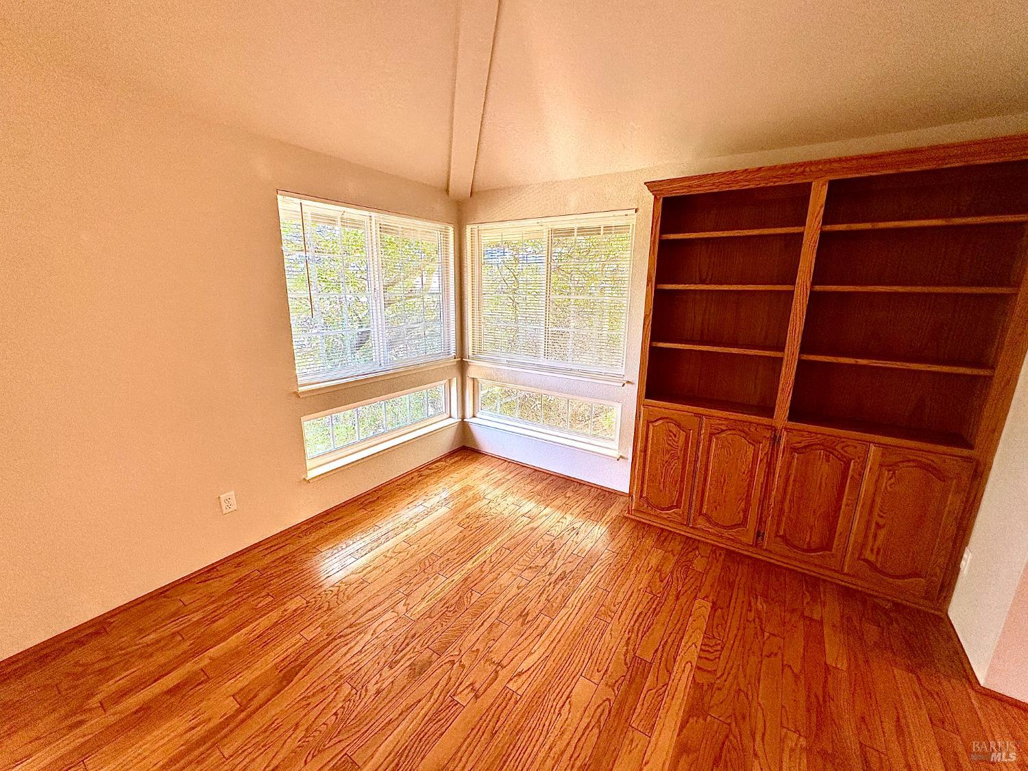 Detail Gallery Image 7 of 23 For 16 Knoll Dr, Fairfield,  CA 94534 - 2 Beds | 2/1 Baths