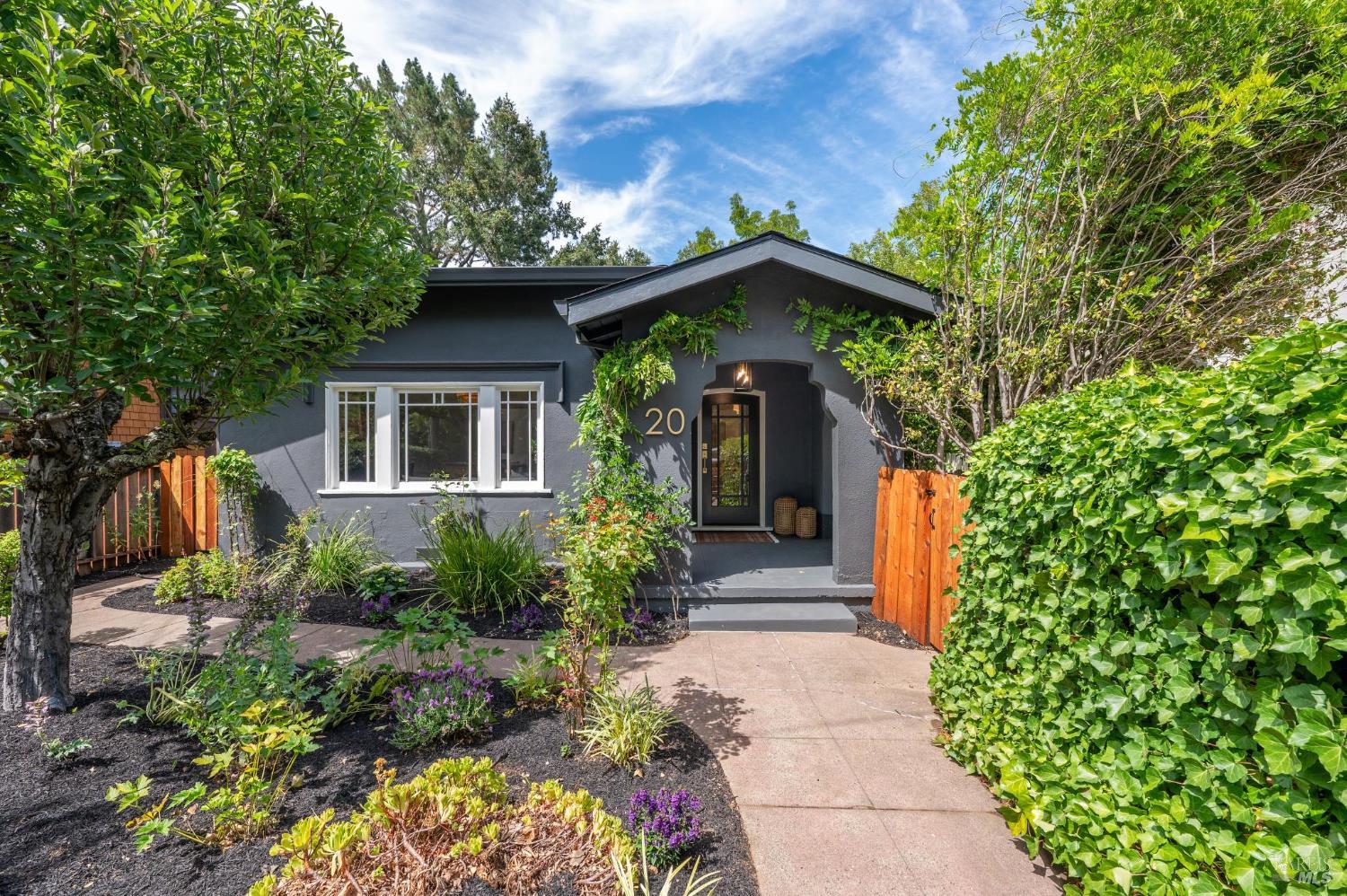Detail Gallery Image 34 of 46 For 20 Scenic Rd, Fairfax,  CA 94930 - 2 Beds | 1 Baths
