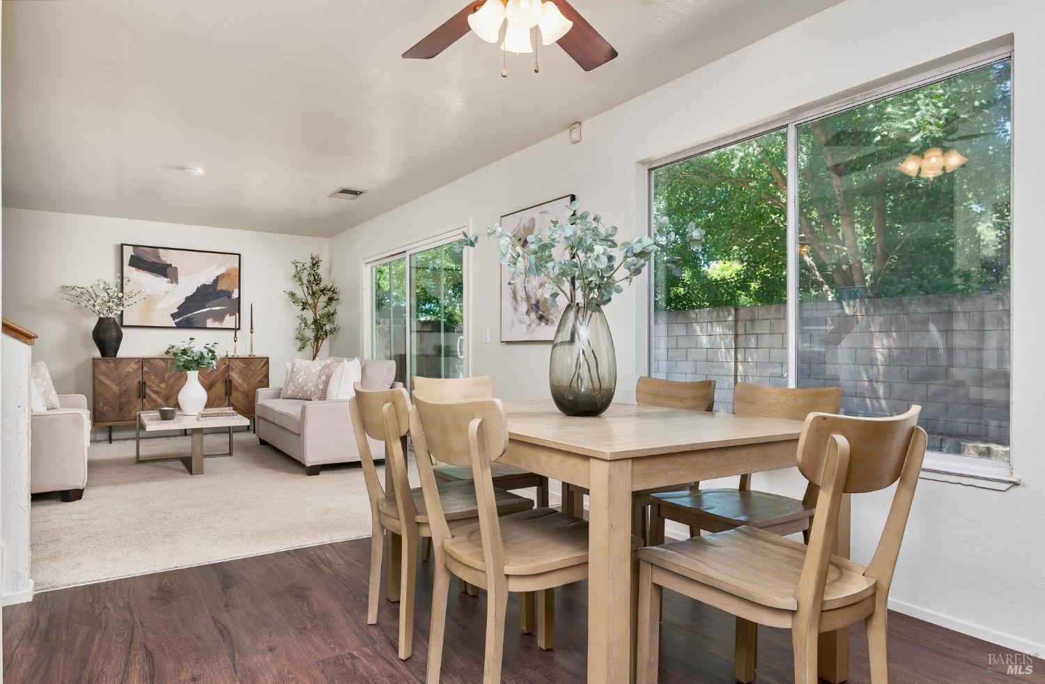 Detail Gallery Image 10 of 29 For 1325 Angela Ct, Dixon,  CA 95620 - 3 Beds | 2/1 Baths