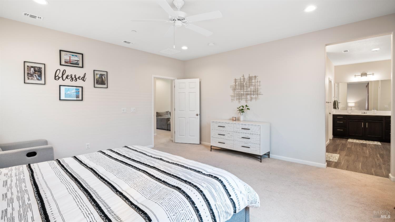 Detail Gallery Image 18 of 30 For 2129 Kingwood Rd, Rohnert Park,  CA 94928 - 3 Beds | 2/1 Baths
