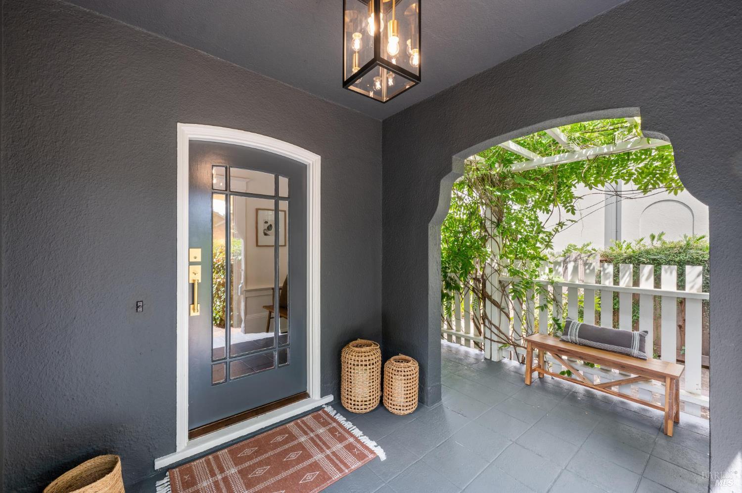 Detail Gallery Image 4 of 46 For 20 Scenic Rd, Fairfax,  CA 94930 - 2 Beds | 1 Baths