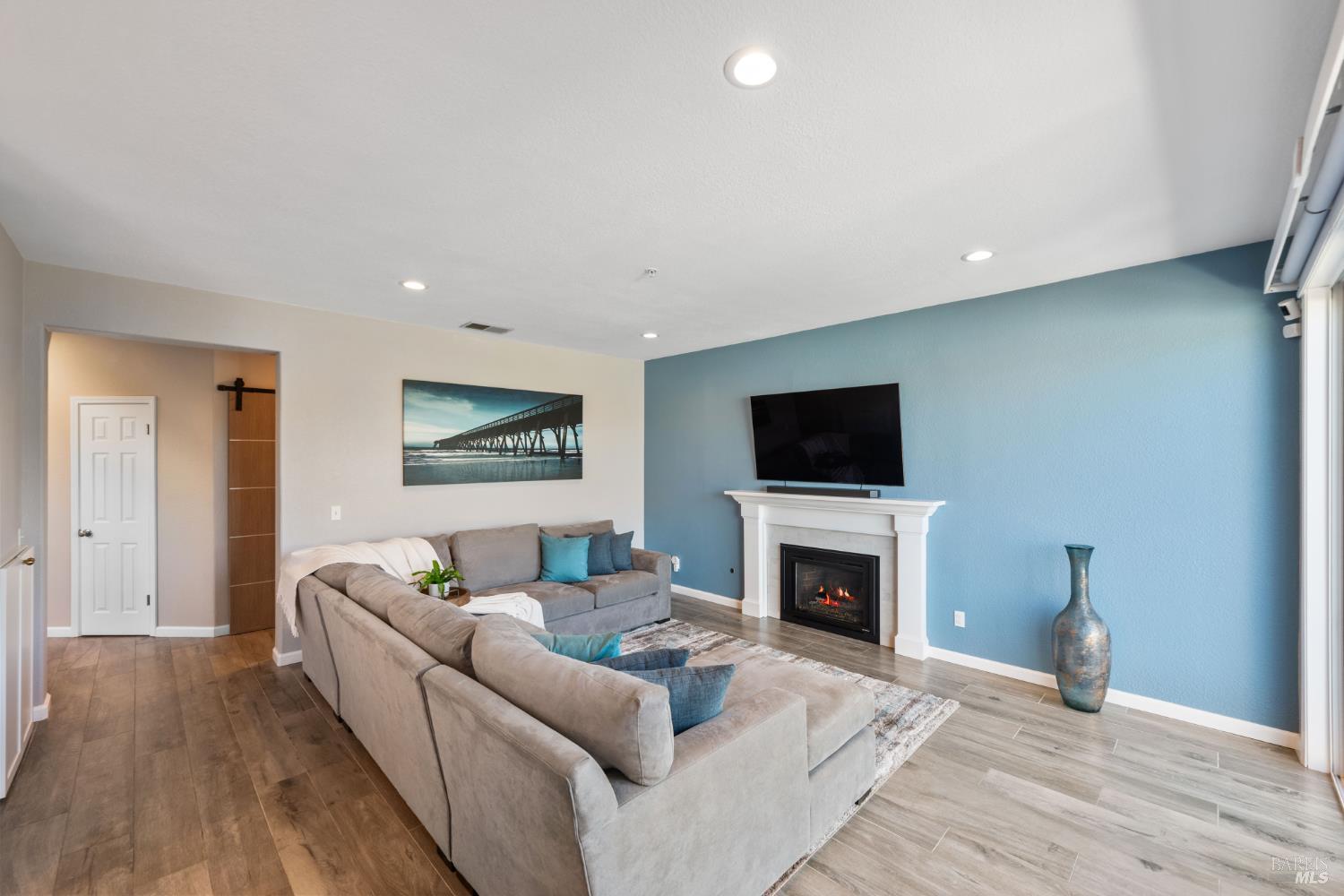 Detail Gallery Image 32 of 95 For 90 S Newport Dr, Napa,  CA 94559 - 4 Beds | 2/1 Baths