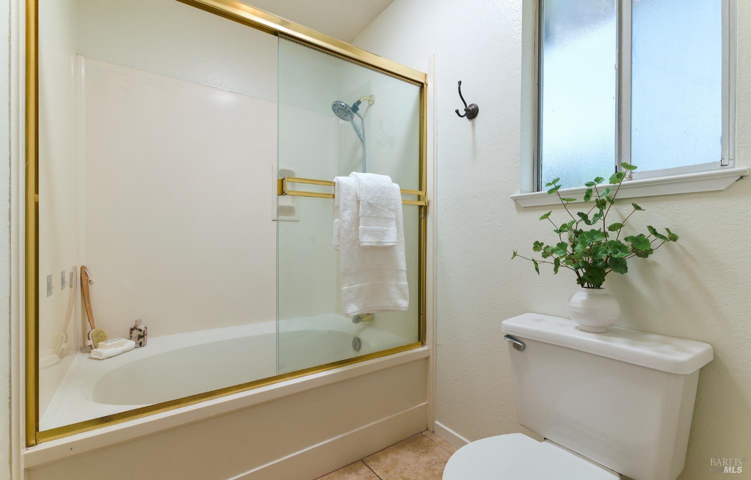 Detail Gallery Image 15 of 29 For 1325 Angela Ct, Dixon,  CA 95620 - 3 Beds | 2/1 Baths
