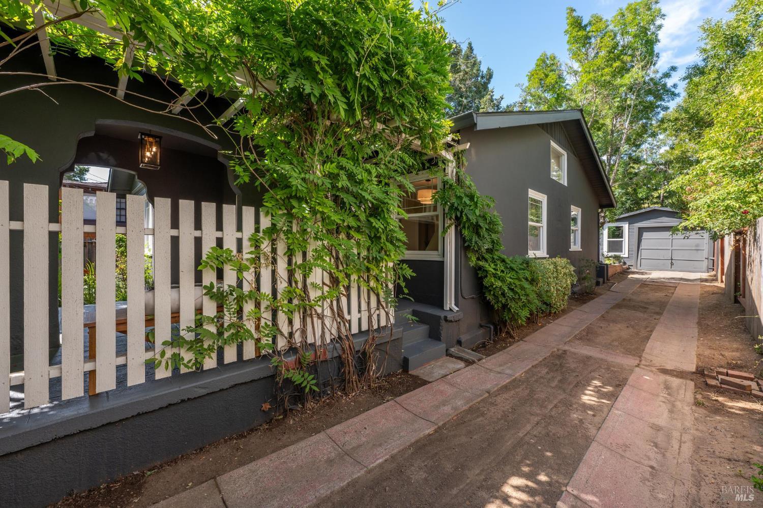 Detail Gallery Image 44 of 46 For 20 Scenic Rd, Fairfax,  CA 94930 - 2 Beds | 1 Baths
