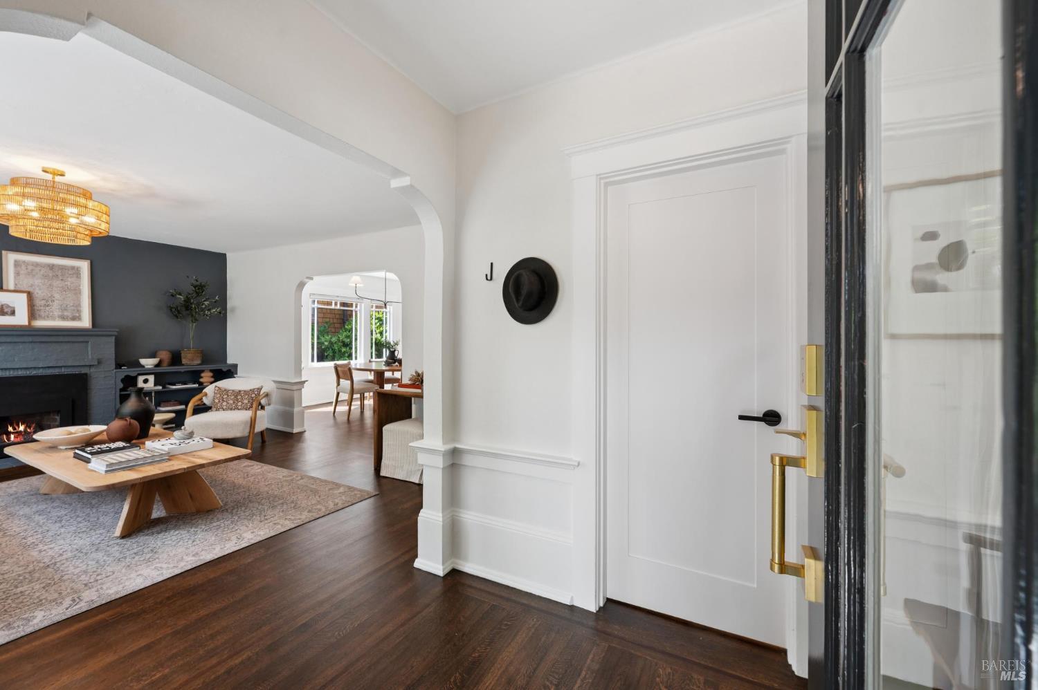 Detail Gallery Image 6 of 46 For 20 Scenic Rd, Fairfax,  CA 94930 - 2 Beds | 1 Baths