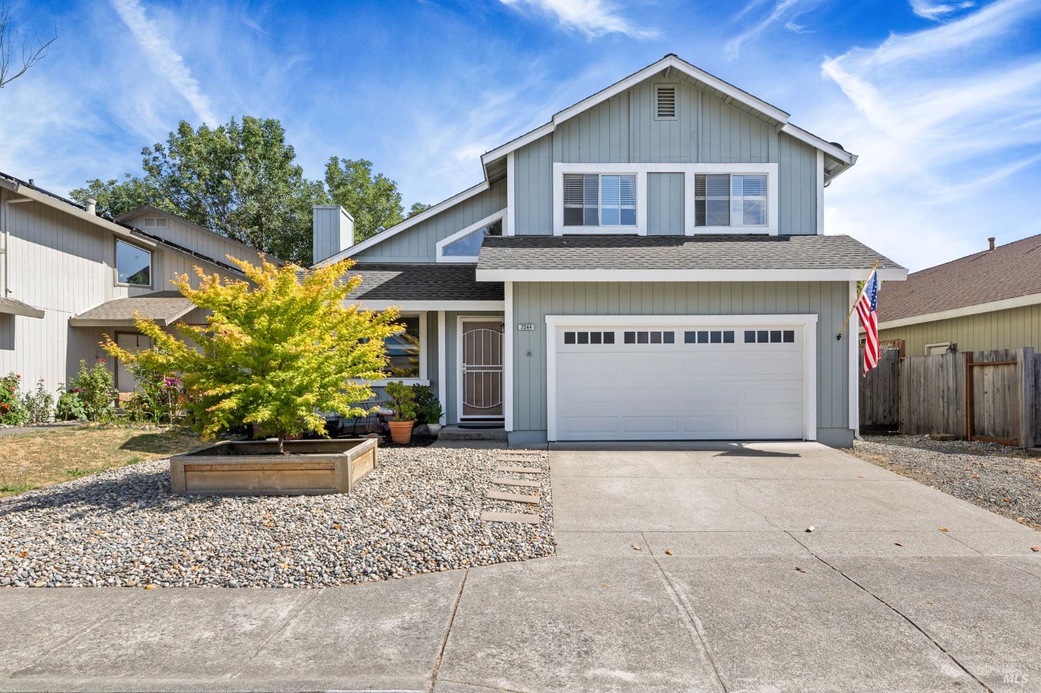 Detail Gallery Image 3 of 48 For 2344 Donahue Ave, Santa Rosa,  CA 95401 - 3 Beds | 2/1 Baths
