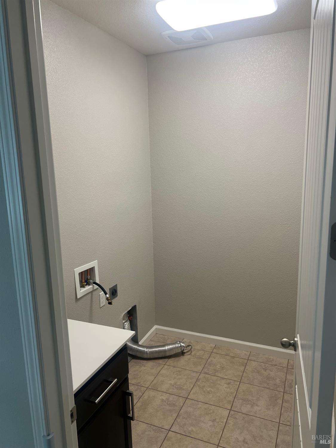 Detail Gallery Image 18 of 41 For 5025 Soprano Cir, Fairfield,  CA 94534 - 4 Beds | 2/1 Baths