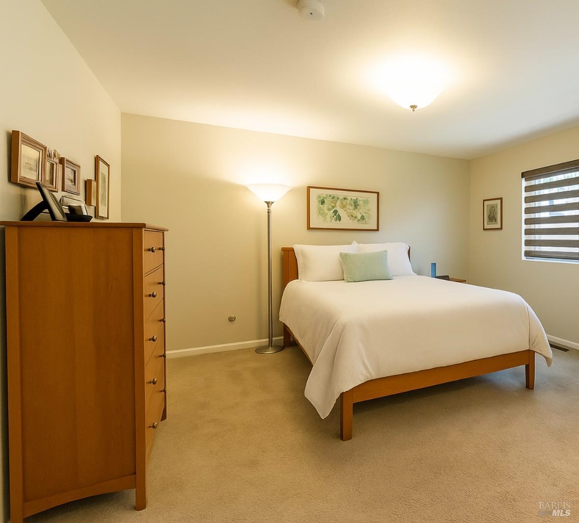 Detail Gallery Image 12 of 26 For 923 Shady Oak Dr, Santa Rosa,  CA 95404 - 3 Beds | 2 Baths
