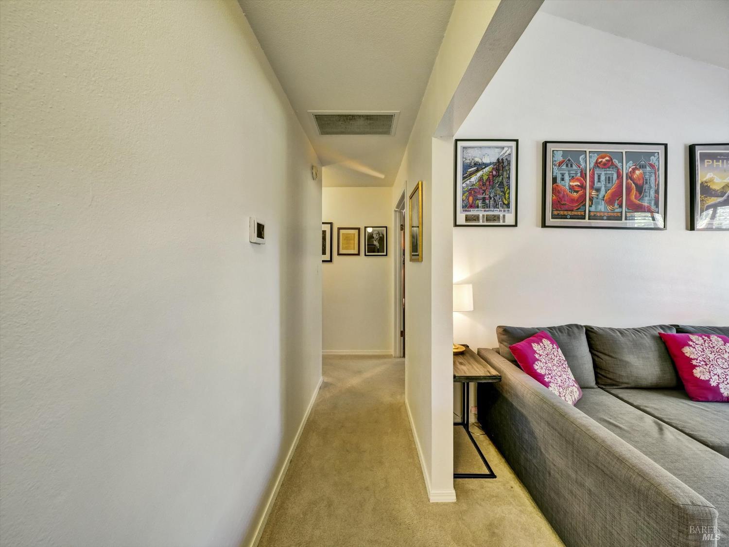 Detail Gallery Image 9 of 35 For 1642 Calavaras Dr, Santa Rosa,  CA 95405 - 3 Beds | 2 Baths