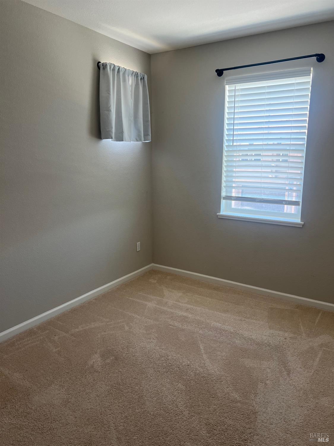 Detail Gallery Image 30 of 41 For 5025 Soprano Cir, Fairfield,  CA 94534 - 4 Beds | 2/1 Baths