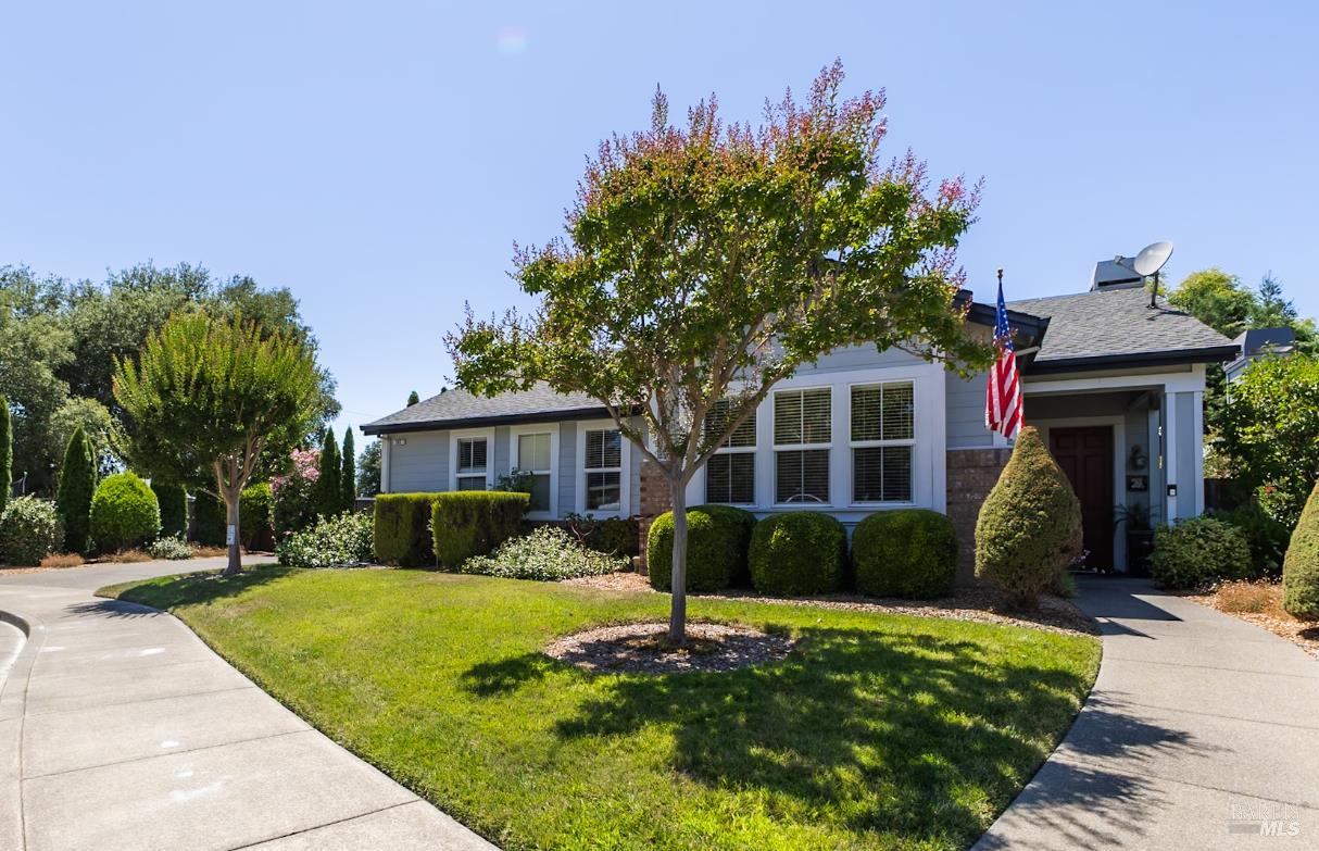 Detail Gallery Image 1 of 38 For 281 Cambria Way, Santa Rosa,  CA 95403 - 3 Beds | 2 Baths