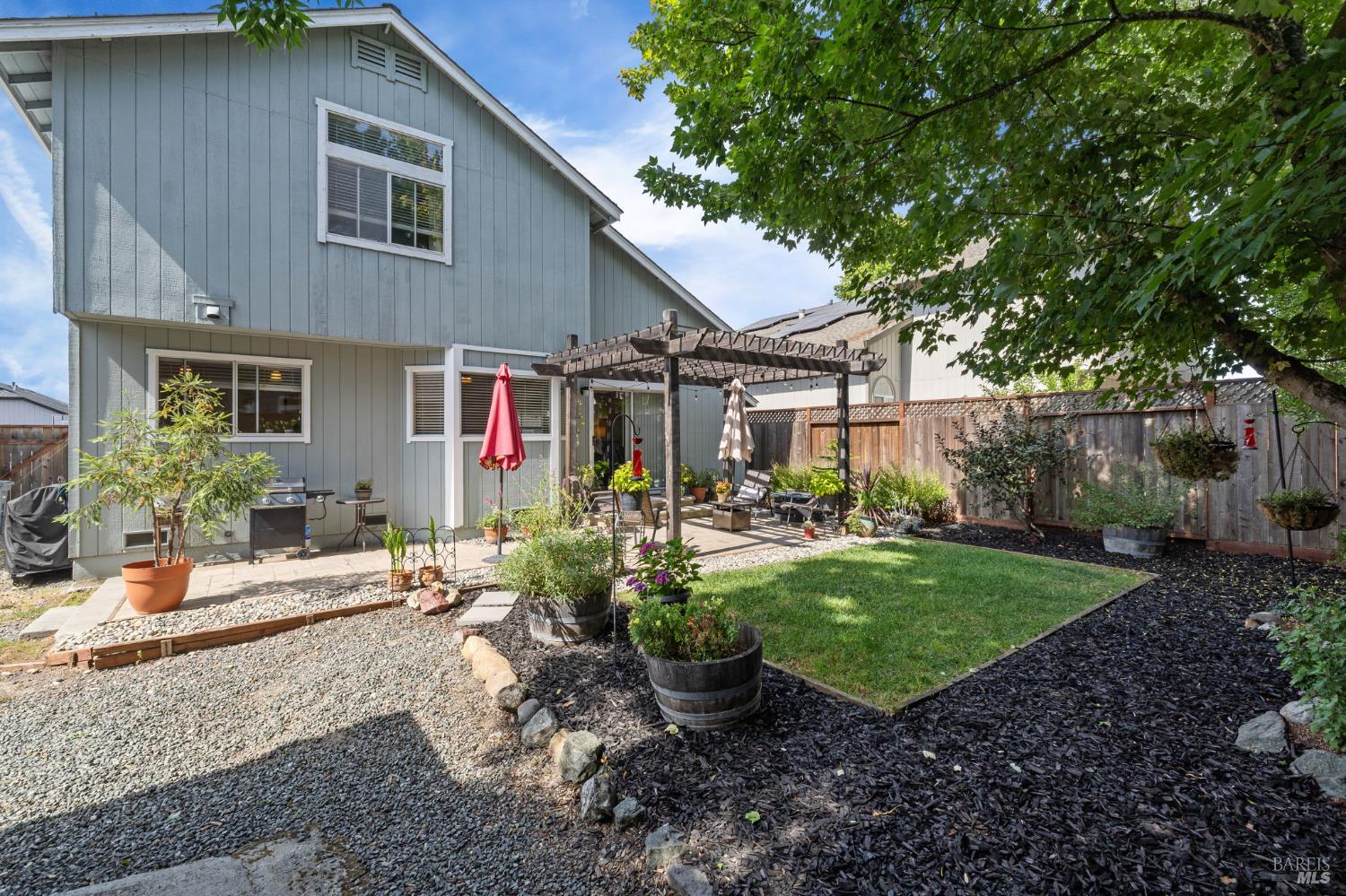 Detail Gallery Image 29 of 48 For 2344 Donahue Ave, Santa Rosa,  CA 95401 - 3 Beds | 2/1 Baths