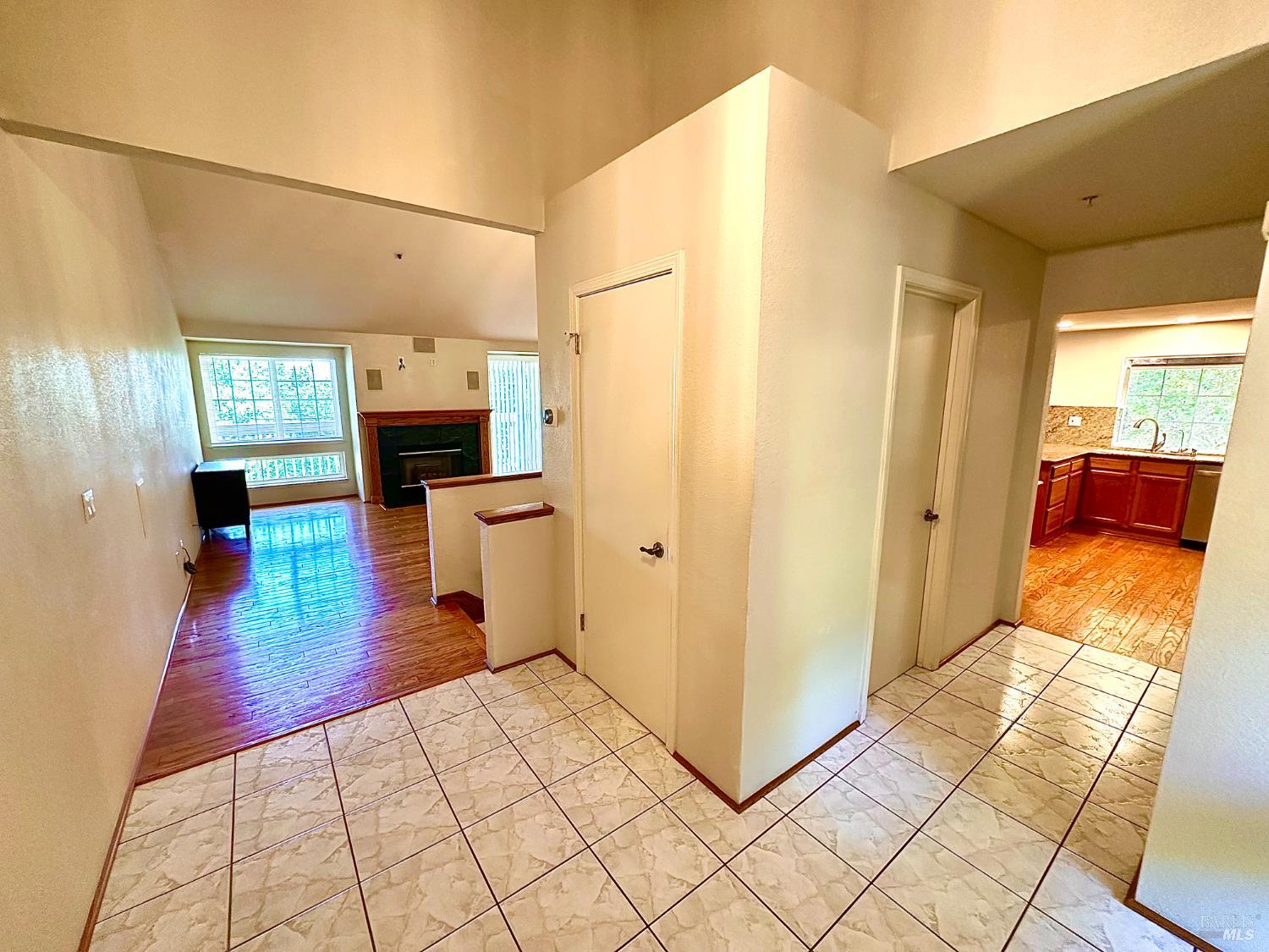 Detail Gallery Image 3 of 23 For 16 Knoll Dr, Fairfield,  CA 94534 - 2 Beds | 2/1 Baths
