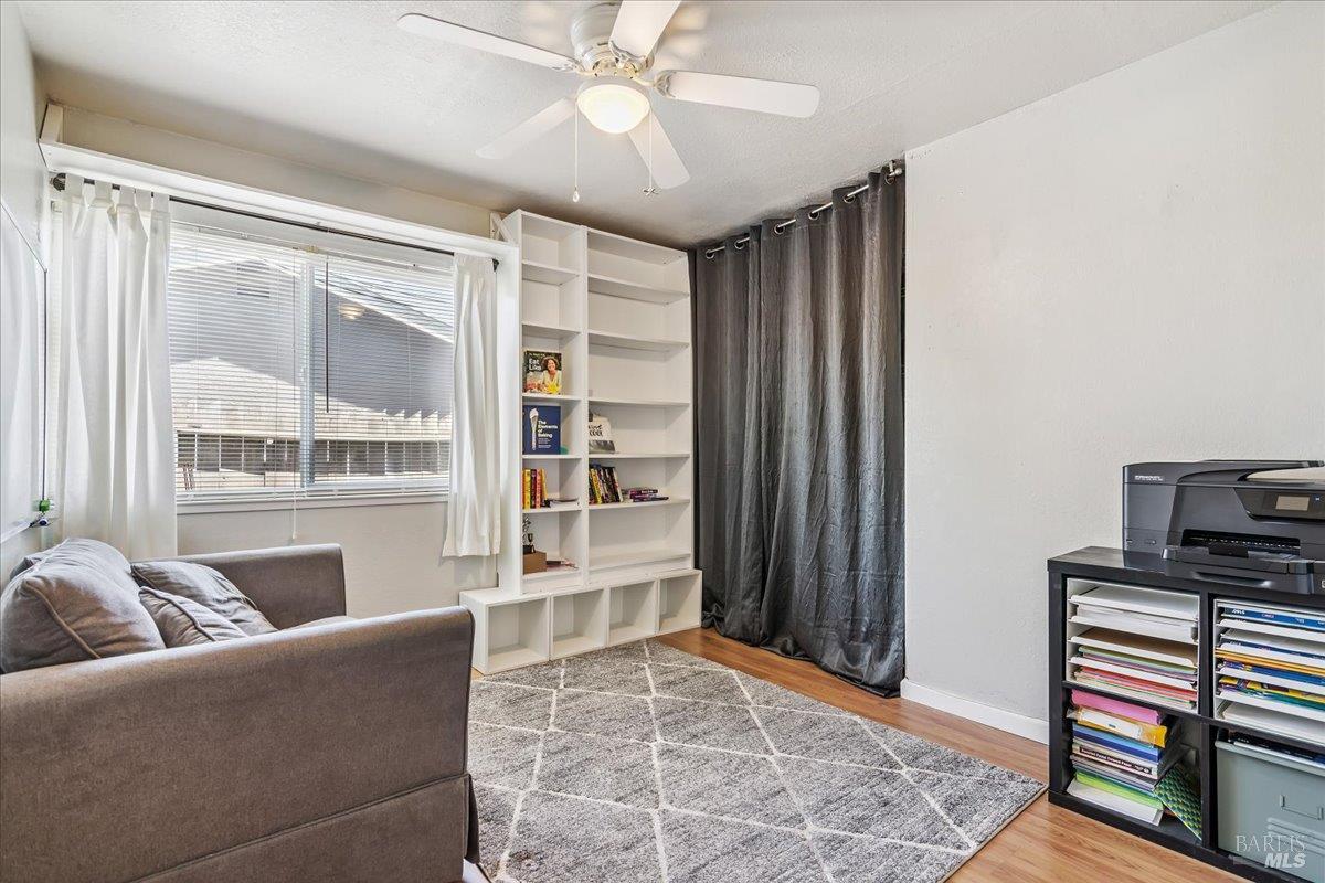 Detail Gallery Image 16 of 30 For 248 Essex Way, Benicia,  CA 94510 - 4 Beds | 2/1 Baths
