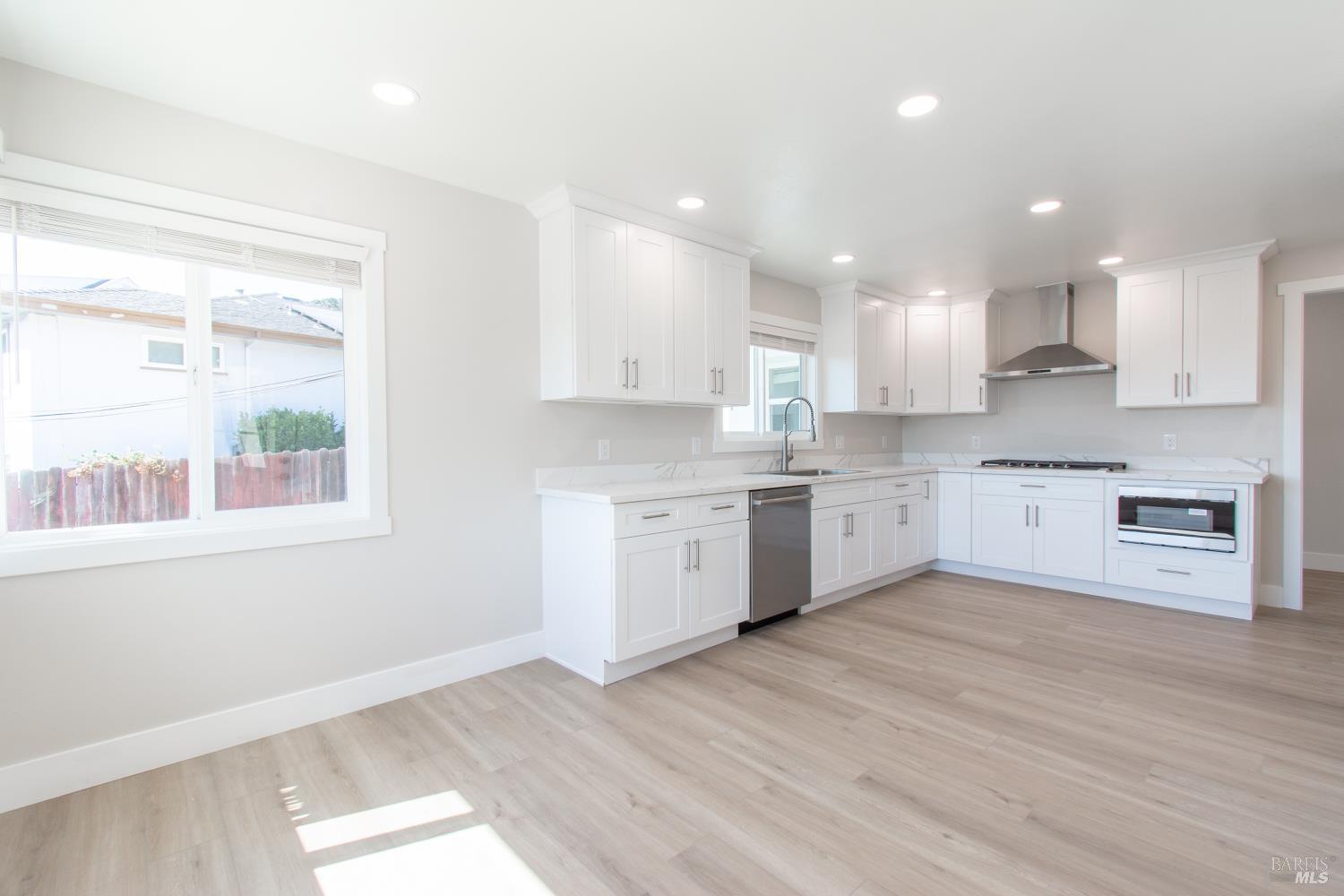 Detail Gallery Image 35 of 64 For 406 El Camino Real Unkn, Vallejo,  CA 94590 - 3 Beds | 2 Baths