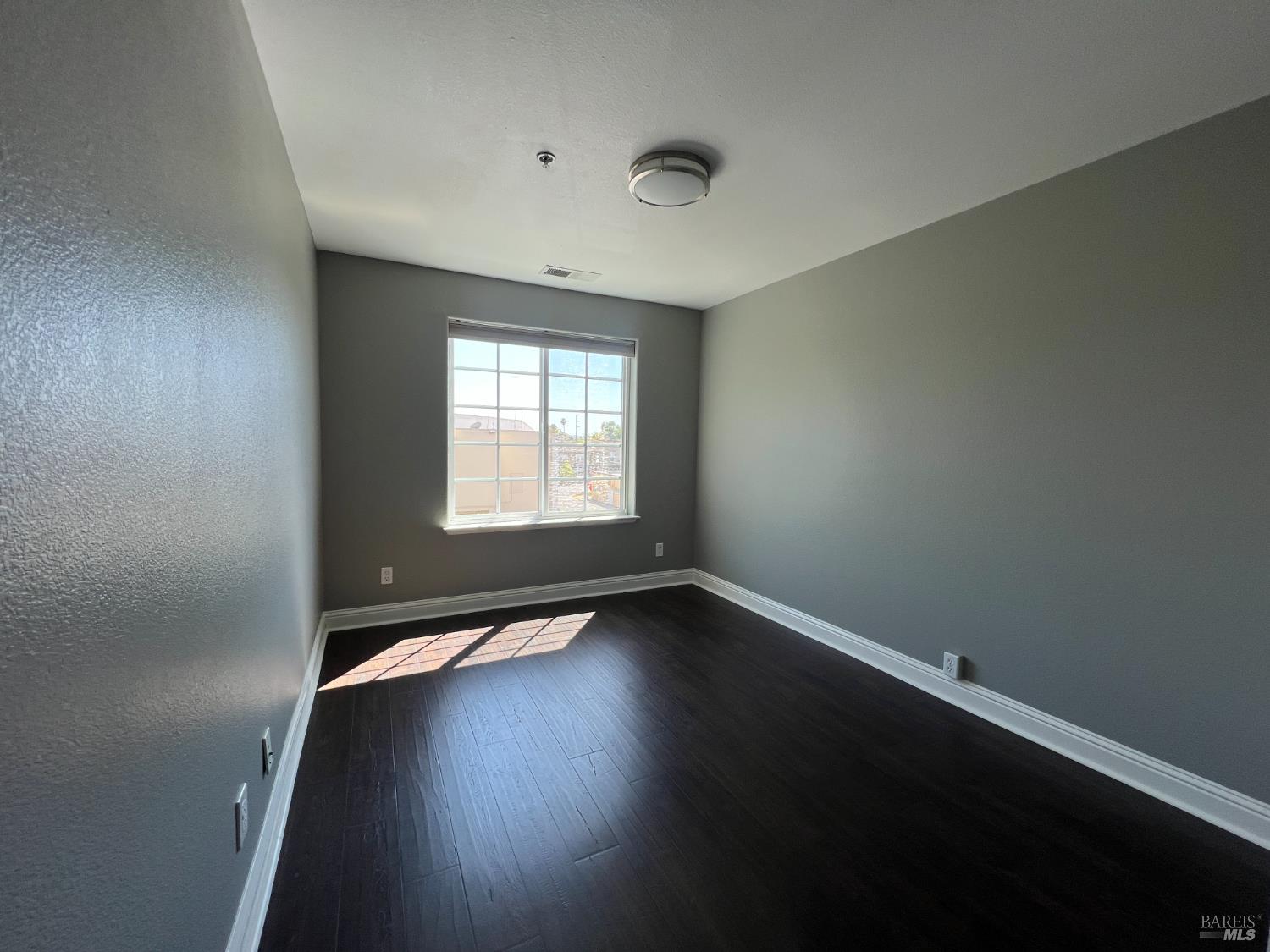 Detail Gallery Image 7 of 22 For 848 Mcclelland Dr #U4,  Windsor,  CA 95492 - 3 Beds | 2/1 Baths