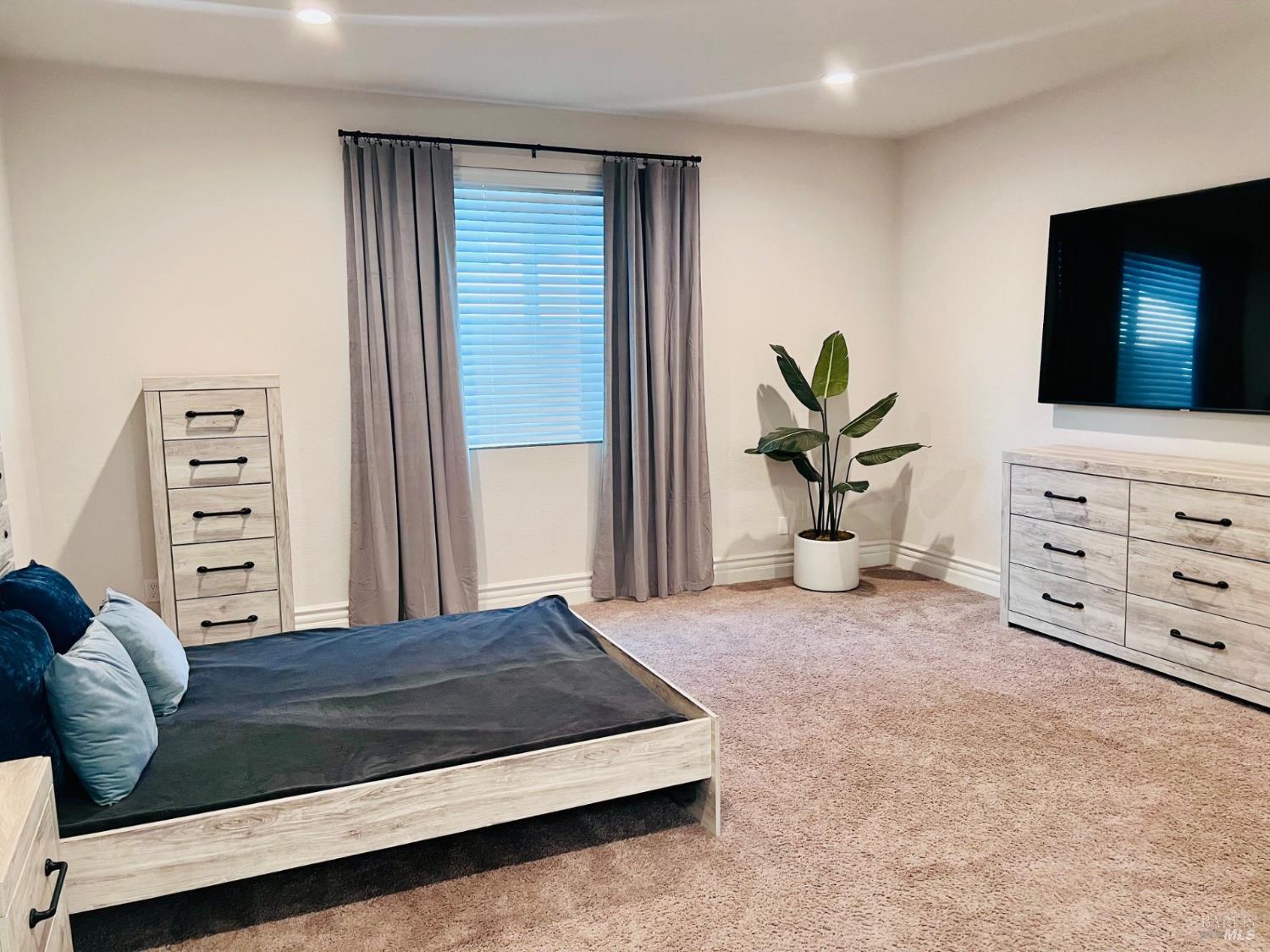 Detail Gallery Image 24 of 40 For 3019 Belden Ct, Vacaville,  CA 95687 - 5 Beds | 3/1 Baths
