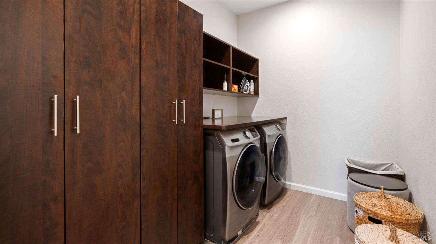 Detail Gallery Image 27 of 30 For 2129 Kingwood Rd, Rohnert Park,  CA 94928 - 3 Beds | 2/1 Baths