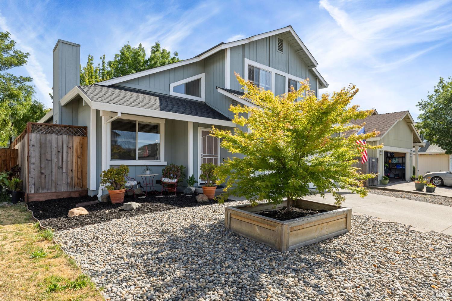 Detail Gallery Image 4 of 48 For 2344 Donahue Ave, Santa Rosa,  CA 95401 - 3 Beds | 2/1 Baths
