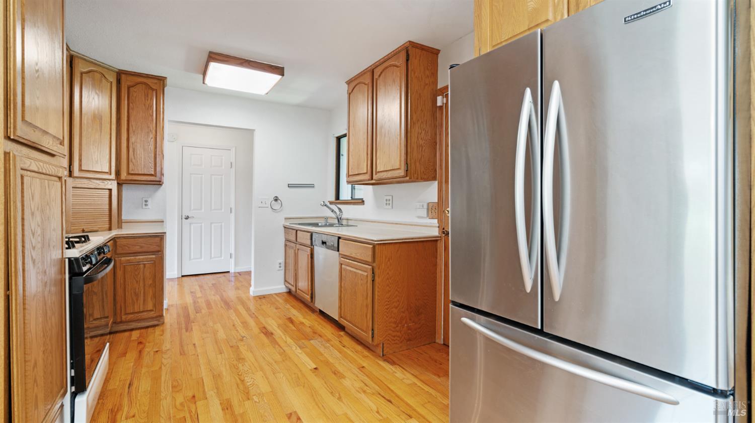 Detail Gallery Image 6 of 24 For 2530 Tachevah Dr, Santa Rosa,  CA 95405 - 3 Beds | 2 Baths