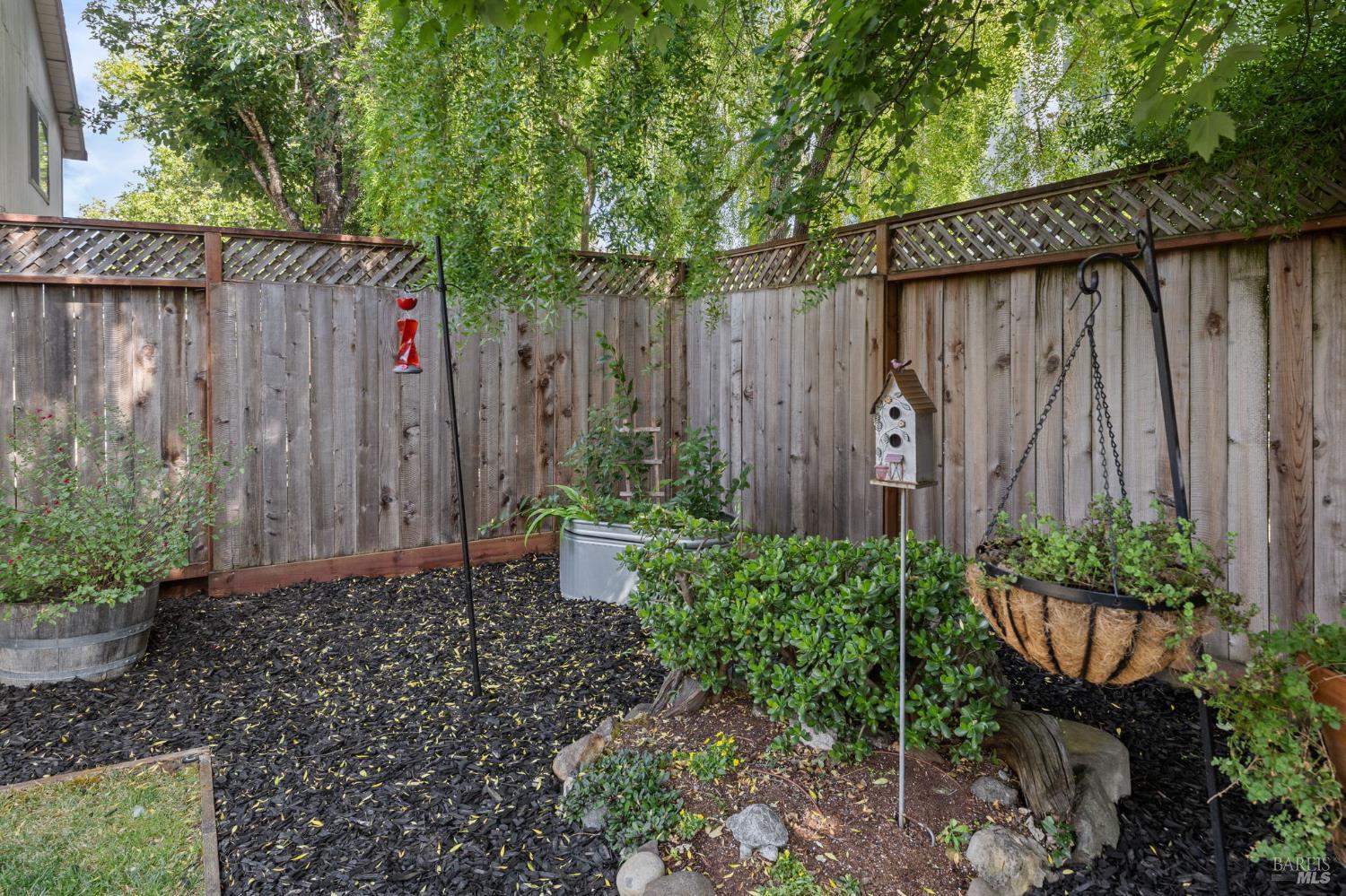 Detail Gallery Image 26 of 48 For 2344 Donahue Ave, Santa Rosa,  CA 95401 - 3 Beds | 2/1 Baths