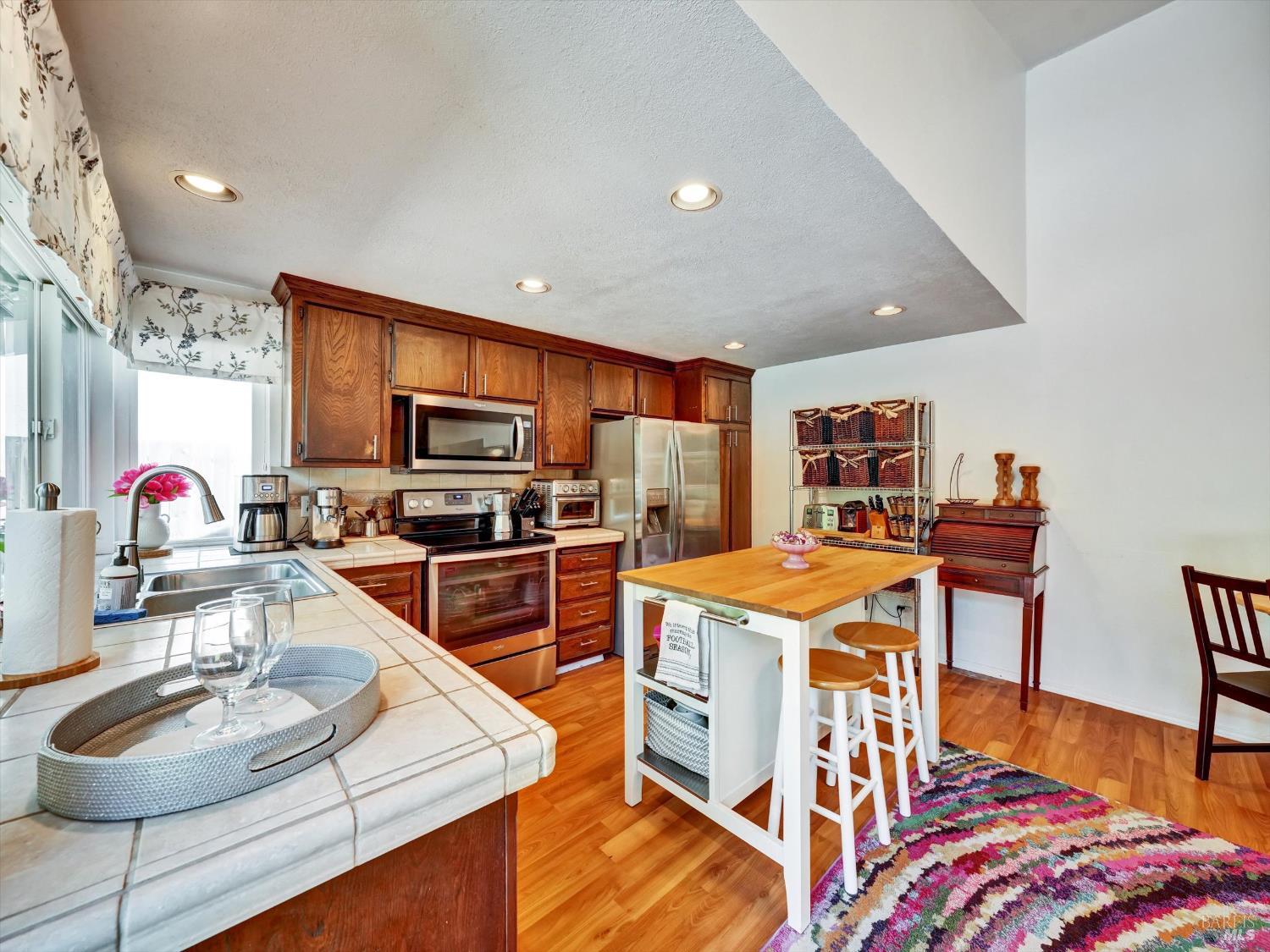 Detail Gallery Image 22 of 35 For 1642 Calavaras Dr, Santa Rosa,  CA 95405 - 3 Beds | 2 Baths