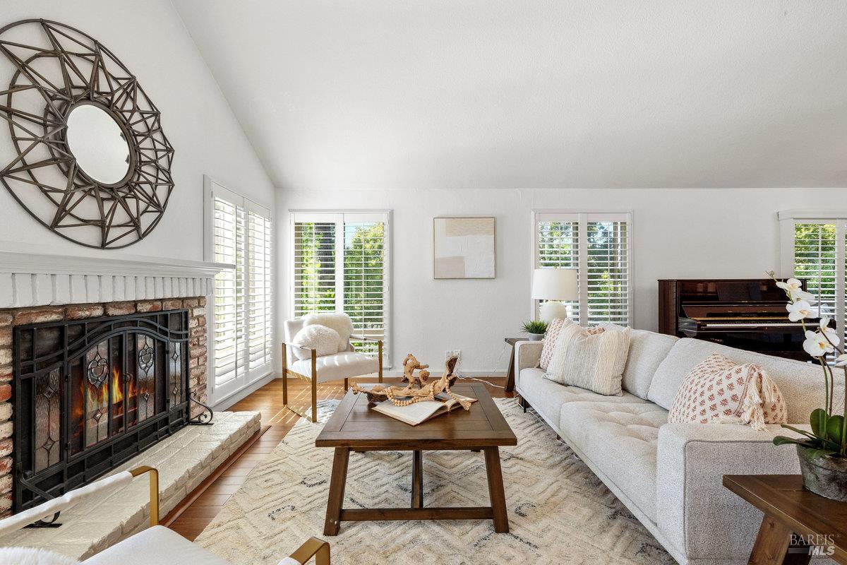 Detail Gallery Image 4 of 45 For 206 Paseo Bernal Unkn, Moraga,  CA 94556 - 3 Beds | 3 Baths