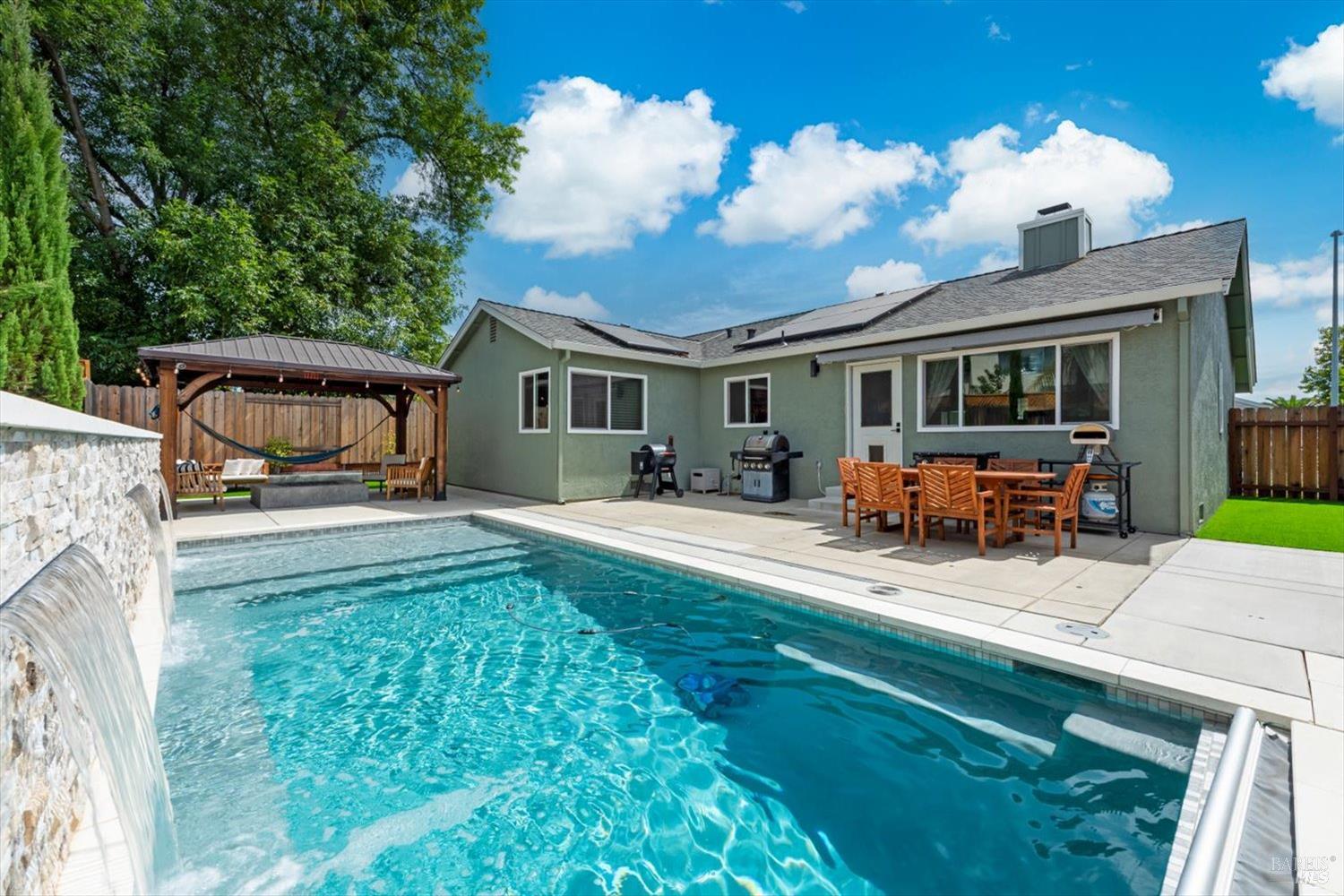 Detail Gallery Image 7 of 57 For 342 Dublin Way, Vacaville,  CA 95688 - 3 Beds | 2 Baths